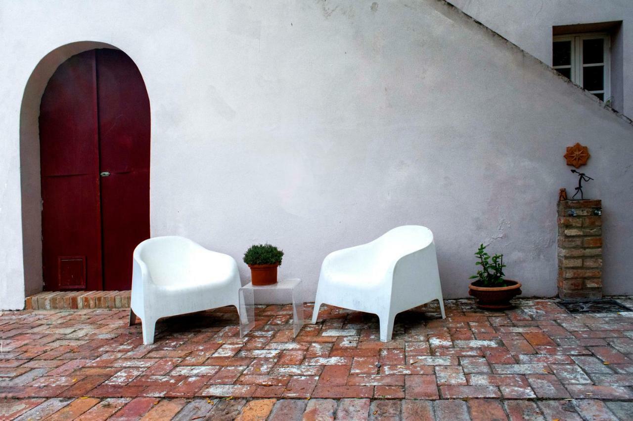 Bb Gli Aristogatti Bed & Breakfast Ghizzano Exterior photo